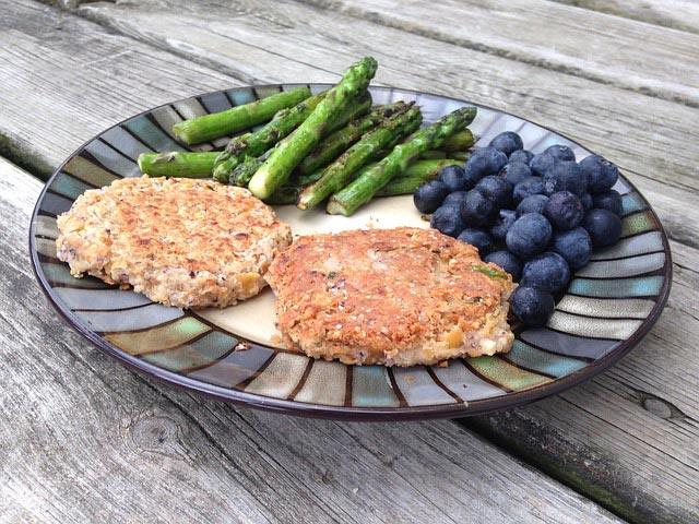 vegetarian chickpeas and brown rice burgers